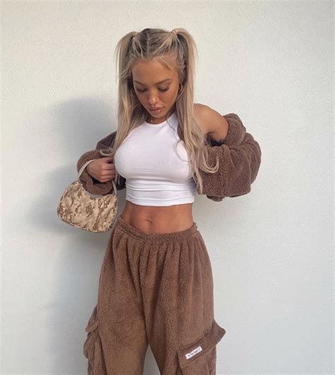 Tammy Hembrow Nude 1 Pictures Rating 9 12 10