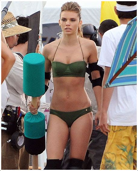 Popoholic Blog Archive Annalynne Mccord Is One Drop Dead Sexy Gladiator