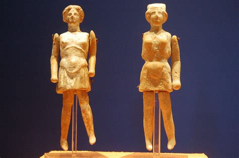 ancient greek dolls apulia italy antieke griekse poppen apulië italië