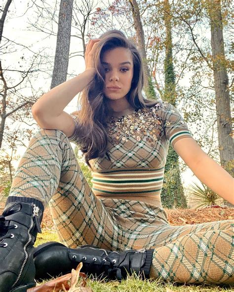 Hailee Steinfeld Nude And Sexy Collection 34 Photos Video Updated 09