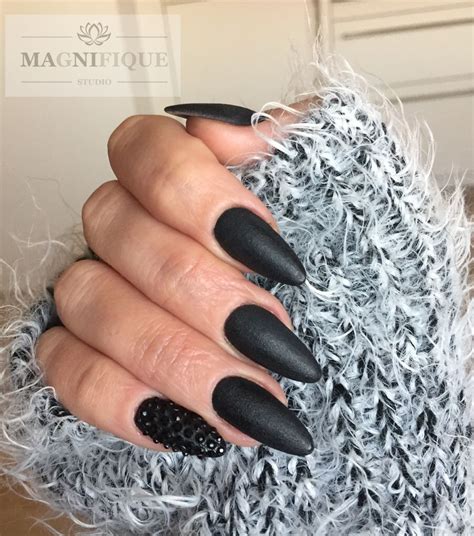 Schwarzer nagellack test die qualitativsten schwarzer nagellacke verglichen. Nägel schwarz matt | Nägel schwarz, Schwarz matte nägel ...