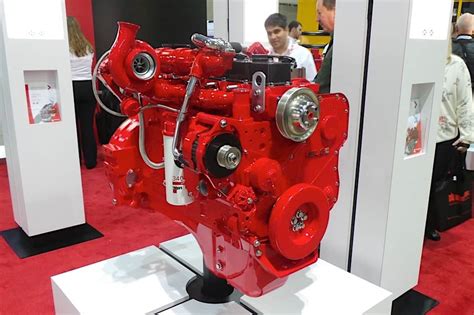 Cummins Showcases Extensive Engine Lineup With 200 Hp On Display At Apta School Transportation