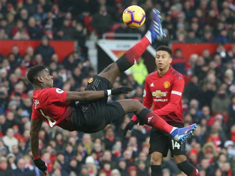 All the latest manchester united news, match previews and reviews, transfer news and man united blog posts from around the world, updated 24 hours a day. Premier League LIVE - Latest scores, updates from ...
