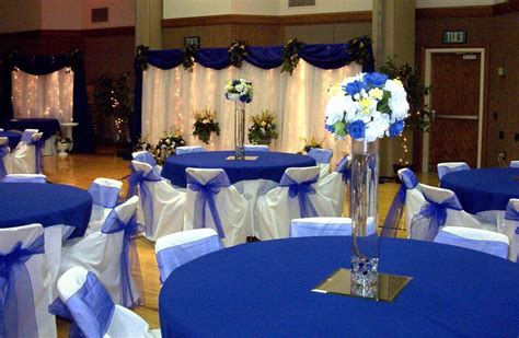 Get our best ideas for diy wedding decorations, like centerpieces, party favors, flower arrangements, and wedding decor right here. royal blue wedding decoration | royal blue wedding decorations | royal blue wedding | Pinterest ...