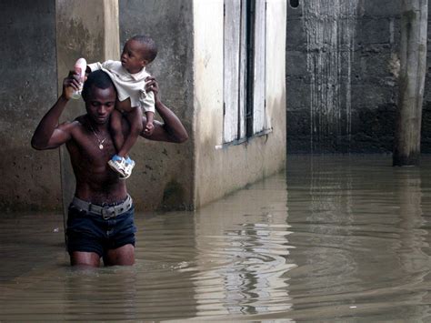 Nigeria Flood Death Toll Tops 600 As Thousands Evacuated Climate