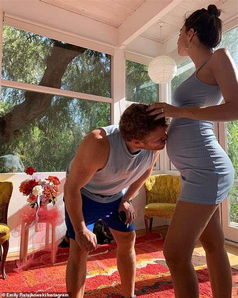 Emily Ratajkowski Catches Some Vitamin D As She Bares Her Pregnant