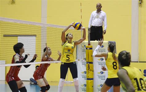 Vôlei feminino avança à semifinal nas olimpíadas. Vôlei feminino do Brasil perde em amistoso contra o Japão ...