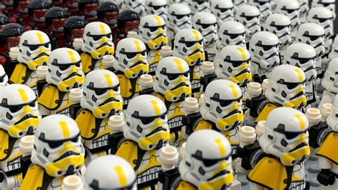 Building An Army Of Stormtroopers With 20x Lego Star Wars Imperial Armoured Marauder 75311 Sets