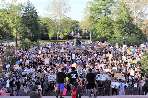 More Than 1000 Demonstrators March On Rotunda To Protest Confederate