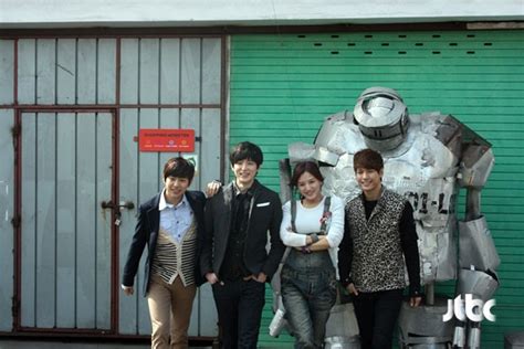 Kini, sang aktor siap dikutip dari soompi, yeo jin goo siap kembali ke layar kaca lewat drama jtbc bertajuk monster. Monster (JTBC Korean Drama) - Drama Haven