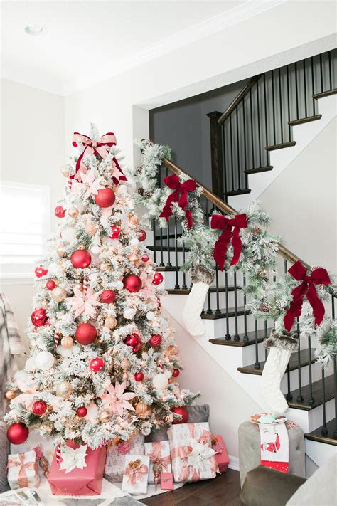 Top 99 Red And White Christmas Decor For A Classic Holiday Look