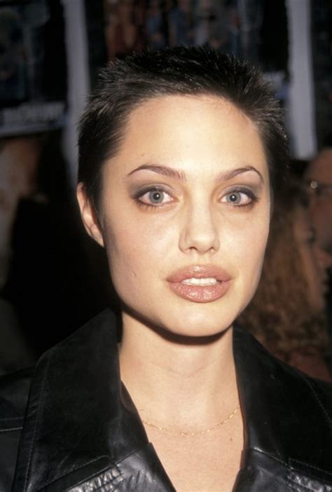 ≡ See Angelina Jolies Beauty Transformation Through The Years 》 Her Beauty