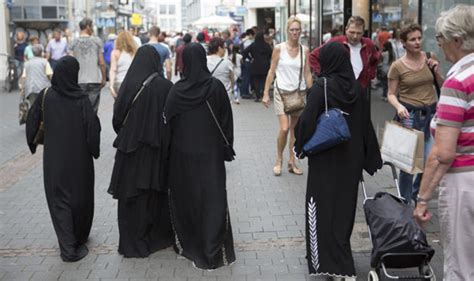 Germany Burka Ban Close As Sdp Back Thomas De Maizière Plan World News Uk