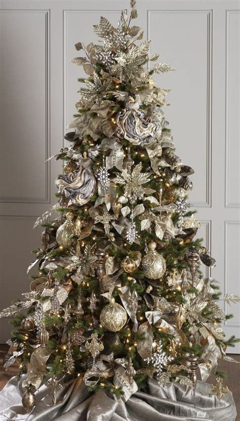 16 Ideas How To Decorate Your Christmas Tree And Bring The Magic Into