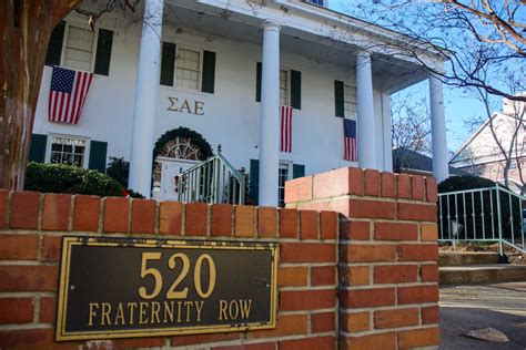 Breaking Sigma Alpha Epsilon Closes Ole Miss Chapter The Daily