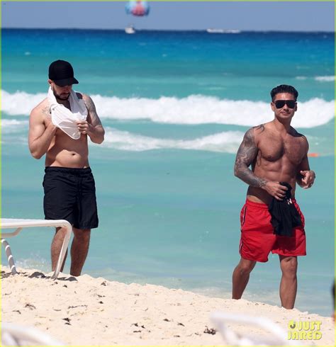 Jersey Shore S Pauly D Vinny Go Shirtless In Cancun Photo