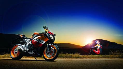 Bike With Background Of Sunset And Blue Sky Hd Gambar