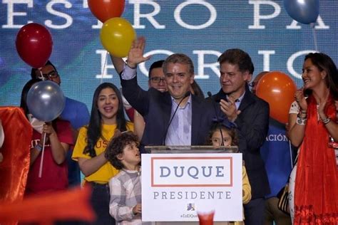 Duque Siegt In Erster Runde Kolumbien Rechter Newcomer Und Linker