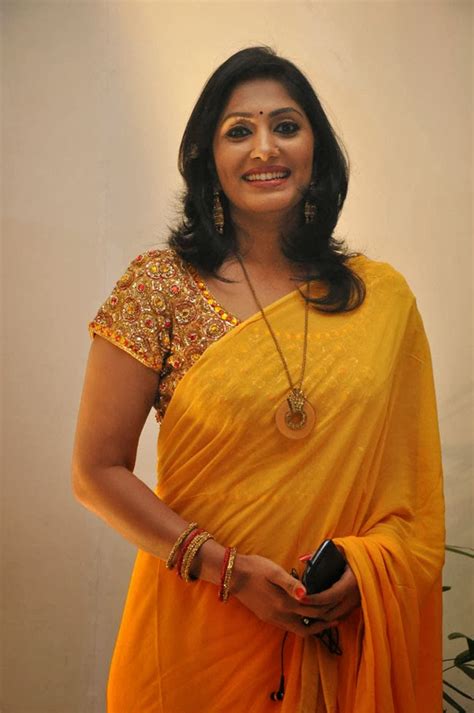Busty South Indian Tv Anchor Jhansi Hot In Sexy Saree Bulging Latest