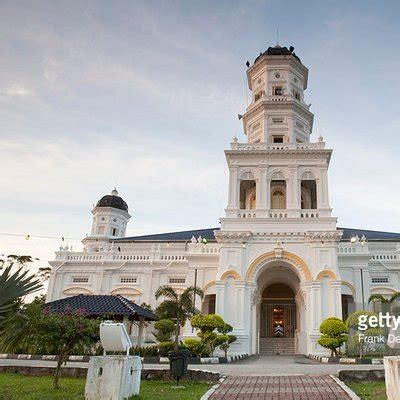 Penyusunan waktu solat fardhu telah diajarkan sendiri oleh malaikat jibrail kepada nabi muhammad s.a.w. Waktu Zohor Kota Bharu - Please ensure you follow travel ...