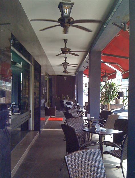 The capital of the district is bandar penggaram. Rengit Coffee, Batu Pahat, Johor