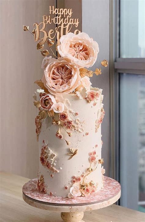 top 11 wedding cakes trends that are getting huge in 2023 blog