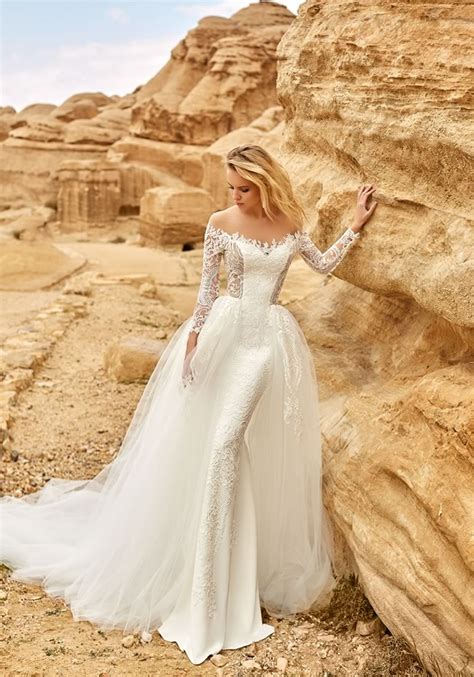 21 Of The Most Beautiful Destination Wedding Dresses