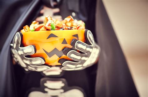 Why People Are Afraid Of Dangerous Halloween Candy