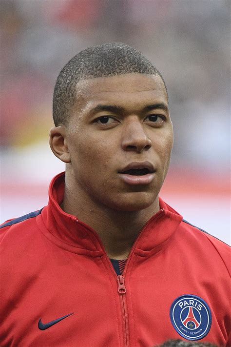 Check out his latest detailed stats including . Kylian Mbappé, le n°10