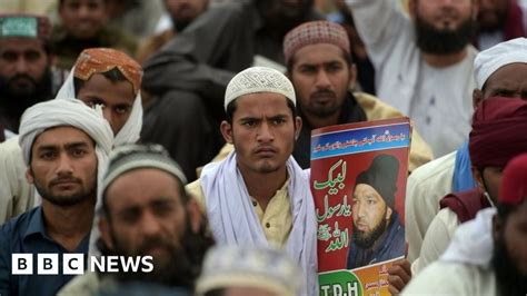 Pakistan Islamist Protesters End Four Day Blasphemy Protest Bbc News