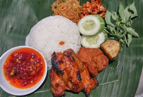 Ayam Bakar Wong Solo, Tandes, Surabaya - Lengkap: Menu terbaru, jam