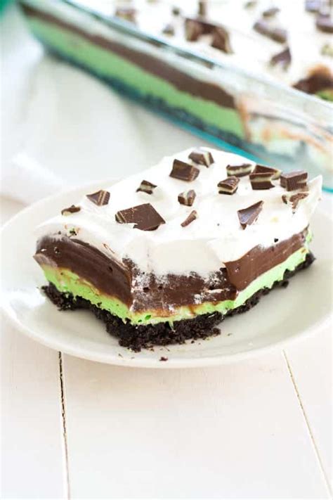 The perfect anytime easy dessert recipe idea. Mint Chocolate Lasagna no-bake dessert with layers of mint ...
