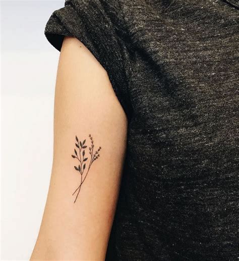 Simple Flower Tattoos Thigh