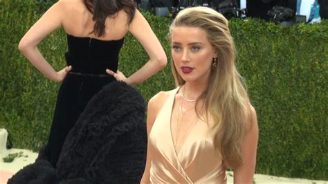 Maybe Sexy Amber Heard Is All About Love And Charity Celebrity Wire