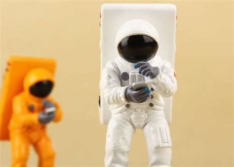 Astronaut Cell Phone Holder Feelt