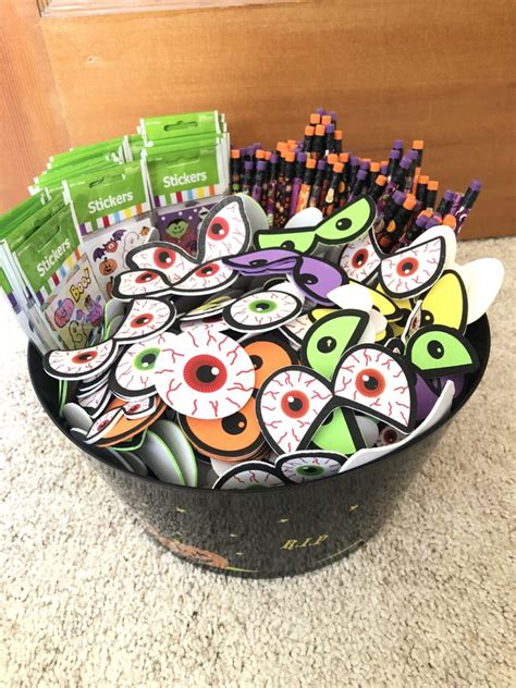Trick Or Treat Halloween Candy Alternatives The Purple Bug Project