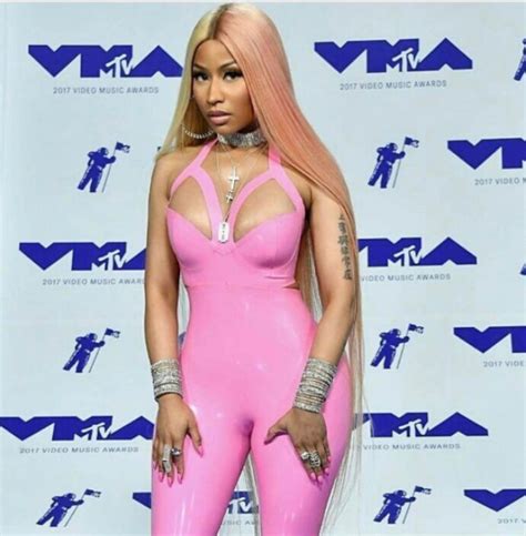 Latest Updates Nicki Minaj Rocks A 1m Choker And Pink Latex Body Suit At The 2017 Vmas