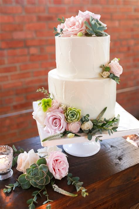 2 tier simple wedding cake for summer wedding 13 browse design ideas and decorating tips