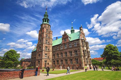 Rosenborg slot) is a renaissance castle located in copenhagen. Rosenborg Schloss Aufgestellt In Der Mitte Von Kopenhagen ...