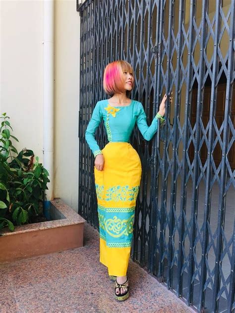 Myanmar Girl Su Mo Mo Naing Wasp Kebaya Perfect Body Extreme Pencil Skirt Platform