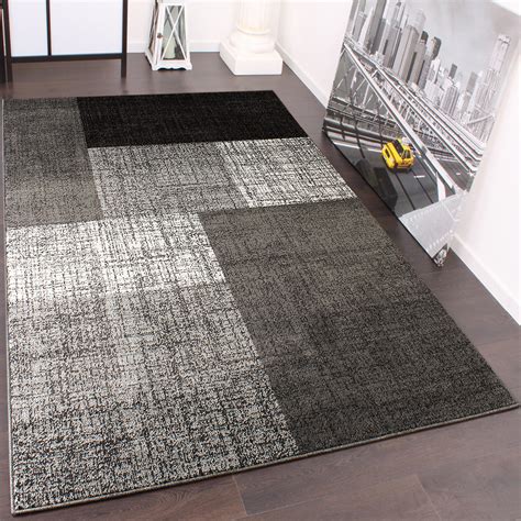 Das ausdrucksstarke muster in unterschiedlichen grautönen wird durch die linien harmonisch unterbrochen, welche sich durch vielfältige nuancen in breite, farbe und unterbrechungen. Designer Teppich Grau Meliert | Teppich.de