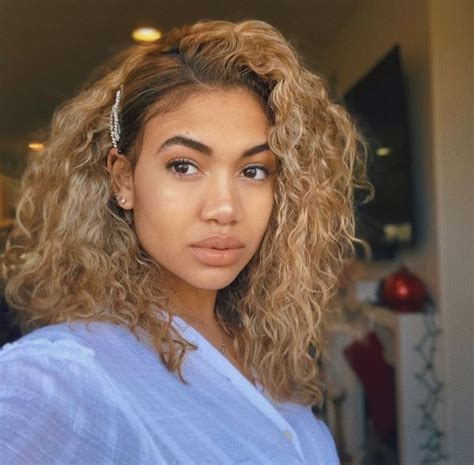 Paige Hurd Bio Wiki Net Worth Boyfriend Husband Age Height