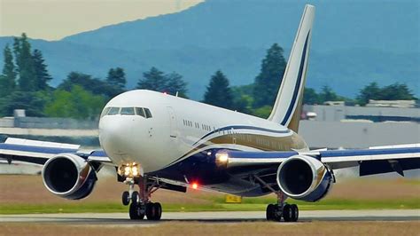 Fullhd Mid East Jet Boeing 767 200er Landing And Takeoff At Geneva