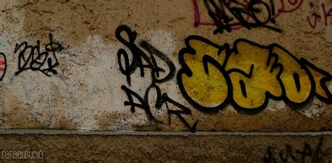 Sad Un Graffiti Pa Fondo De Escritorio Rafael Bucio Flickr