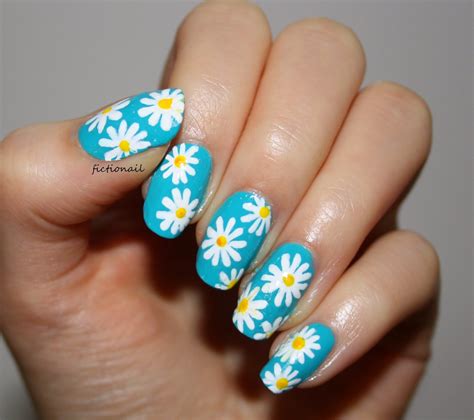 Follow this easy video sometimes the simplest things are the best! Spring Daisy Nails