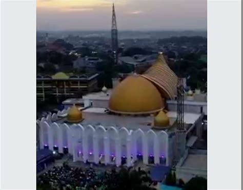 Cantiknya Masjid Darussalam Di Kota Wisata Cibubur Tampung Ribuan