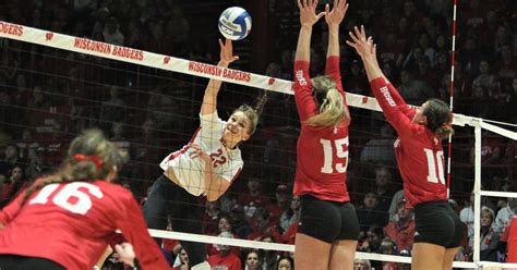Wisconsin Volleyball No 3 Badgers Sweep Rutgers To Extend 15 Game