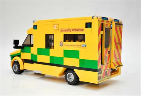 Download LEGO City Ambulance London EMT Medic Truck Emergency ...