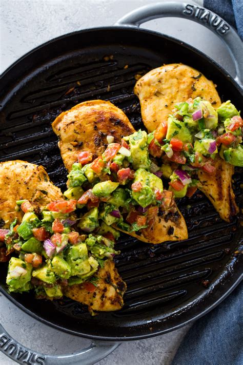 Remove the chicken from the griddle, drizzle with lime juice and sprinkle with freshly chopped cilantro. Grilled Chicken with Avocado Salsa (Keto) | Gimme Delicious