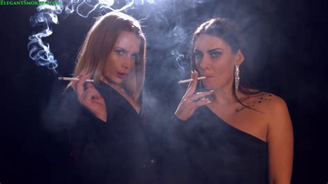 Mary Jane And Jaimeylee Smoke All White S Cigarettes Youtube